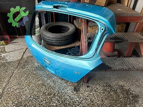 Opel Corsa Bagaj Kapağı çıkma parça