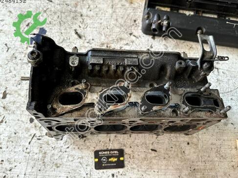 Opel Corsa Silindir Kapağı 90400234 çıkma parça