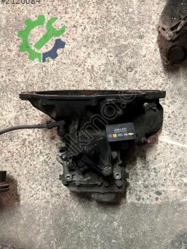 Opel Corsa Şanzıman Komple F17W355 çıkma parça