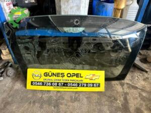 Opel Corsa Arka Cam Çıkma