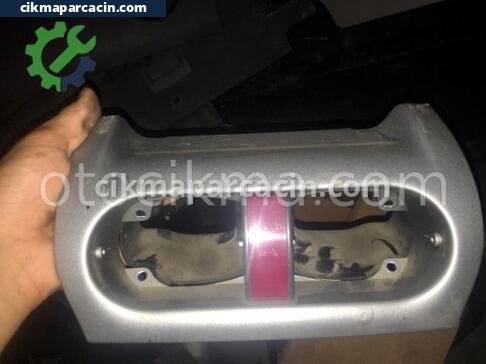 Opel Corsa Konsol Düğmesi çıkma parça