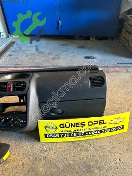 Opel Corsa Torpido çıkma parça