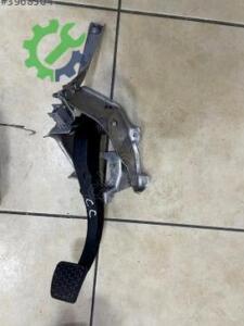 Opel Corsa Pedal Çıkma (4. Adet)