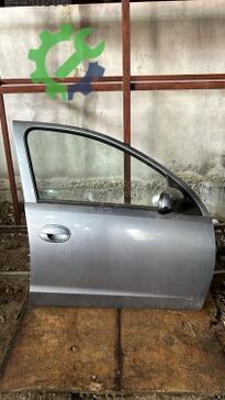 Opel Corsa Sağ Ön Kapı çıkma parça