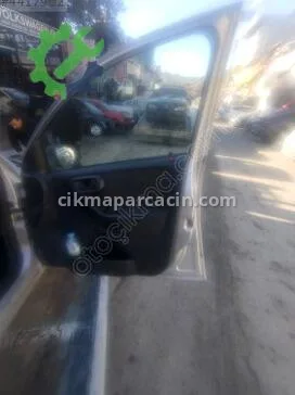 Opel Corsa Sağ Ön Kapı çıkma parça