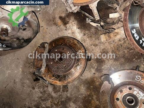 Opel Corsa Sağ Ön Taşıyıcı çıkma parça