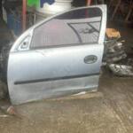 Opel Corsa c sol ön kapı az hasarlı