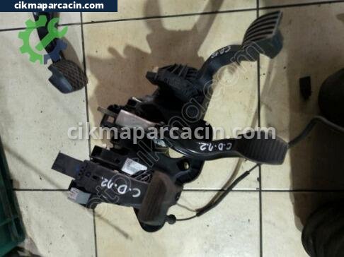 Opel Corsa Pedal çıkma parça