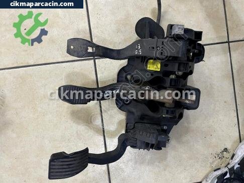 Opel Corsa Pedal çıkma parça