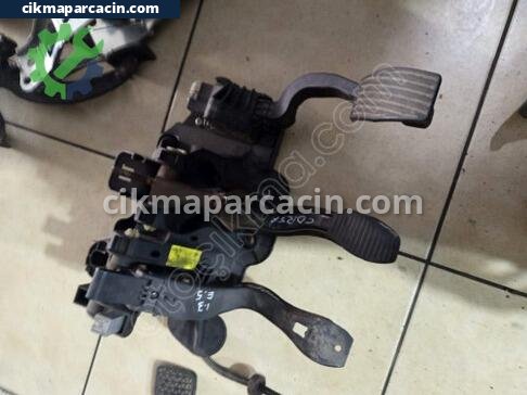 Opel Corsa Pedal çıkma parça