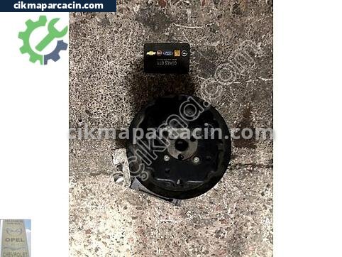 Opel Corsa Klima Kompresörü çıkma parça