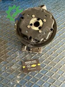 Opel Corsa Klima Kompresörü 55703721 Çıkma