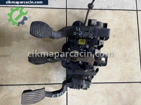 Opel Corsa Pedal çıkma parça