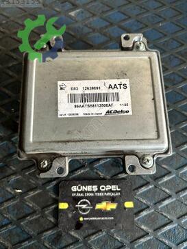 Opel Corsa Motor Beyni 12639891 çıkma parça