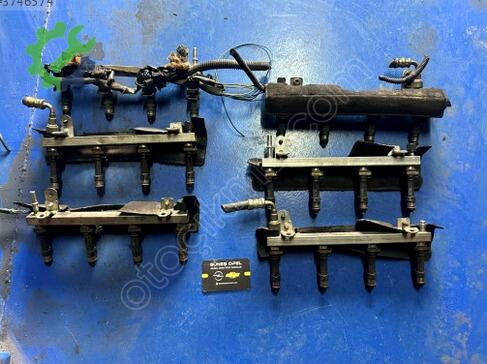 Opel Corsa Enjektör Kütüğü 0280151208 çıkma parça