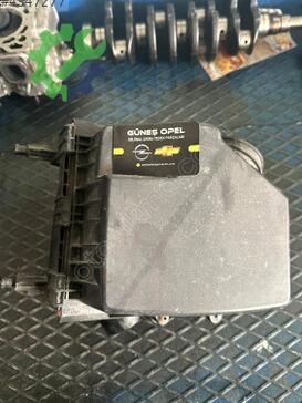Opel Corsa Hava Filtresi Kutusu 13248906 çıkma parça