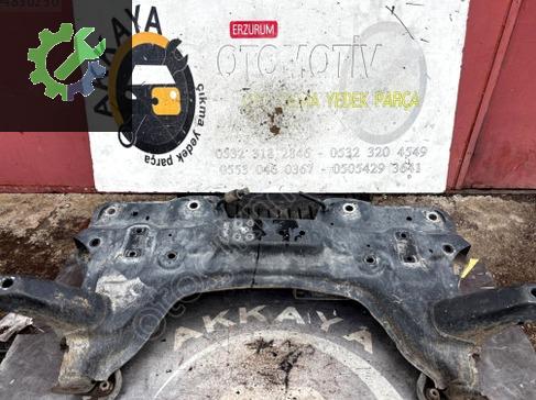 Opel Corsa Ön Travers çıkma parça