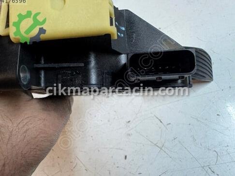 Opel Corsa Pedal 13305804 çıkma parça