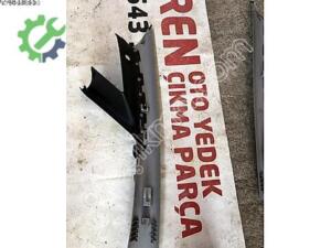 Opel Corsa D için Orijinal Ön Cam Plastik Parçası