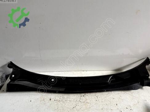 Opel Corsa Ön Cam Izgarası çıkma parça