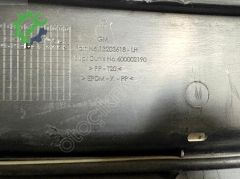 Opel Corsa Ön Cam Izgarası çıkma parça