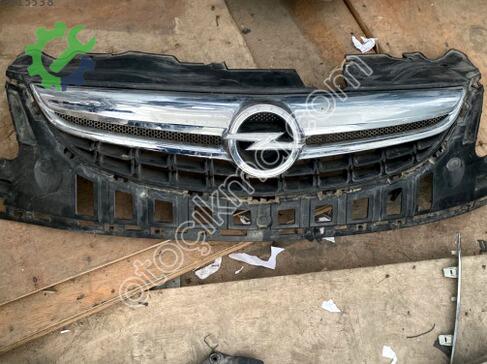 Opel Corsa Ön Panjur çıkma parça