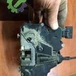 Opel Corsa D Ön Sol Kapı Killidi Motorlu 13258271 ORJ ÇIKMA