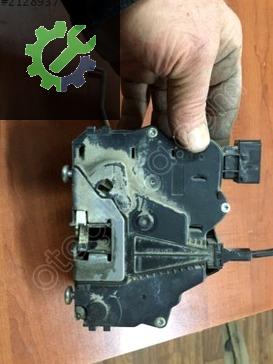 Opel Corsa Sol Ön Kapı Kilidi 13258271 çıkma parça