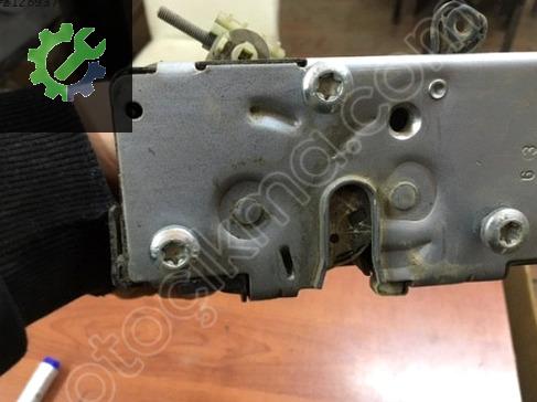 Opel Corsa Sol Ön Kapı Kilidi 13258271 çıkma parça