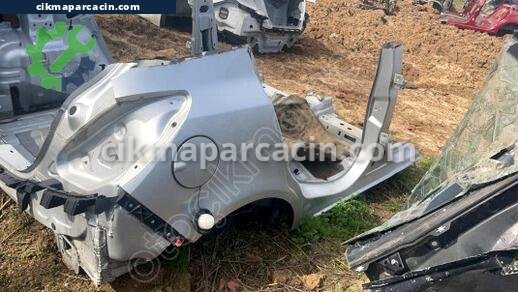 Opel Corsa Sağ Arka Çamurluk çıkma parça