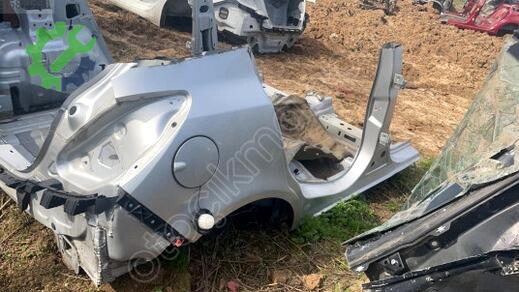 Opel Corsa Sağ Arka Çamurluk çıkma parça