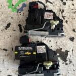 Opel Corsa Orijinal Çıkma Kapı Kilidi 13258267