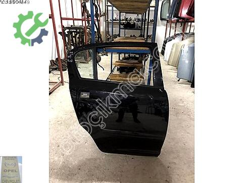 Opel Corsa Sağ Arka Kapı çıkma parça