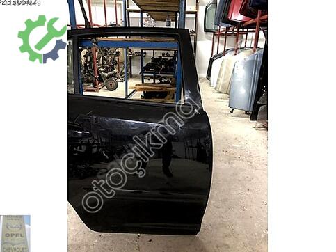 Opel Corsa Sağ Arka Kapı çıkma parça
