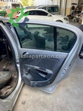 Opel Corsa Sağ Arka Kapı çıkma parça