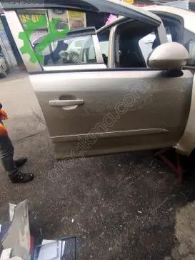 Opel Corsa Sağ Ön Kapı çıkma parça