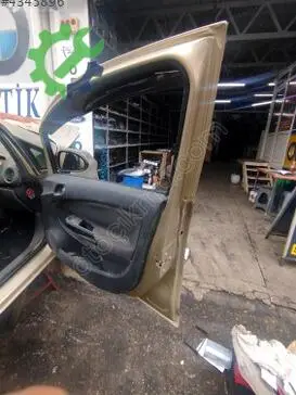 Opel Corsa Sağ Ön Kapı çıkma parça
