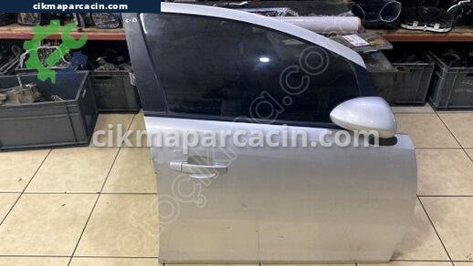 Opel Corsa Sağ Ön Kapı çıkma parça