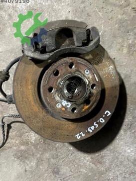 Opel Corsa Sağ Taşıyıcı çıkma parça