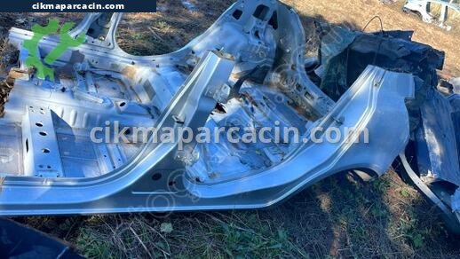 Opel Corsa Sol Arka Çamurluk çıkma parça