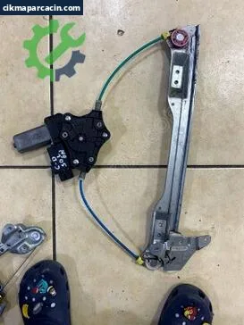 Opel Corsa Sol Ön Cam Krikosu çıkma parça