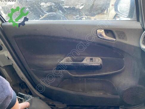 Opel Corsa Kapı Döşemesi çıkma parça