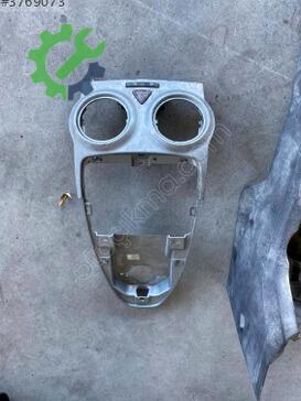 Opel Corsa Teyp Çerçevesi çıkma parça