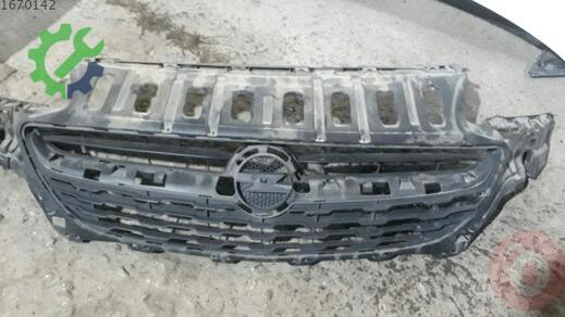 Opel Corsa Ön Panjur çıkma parça