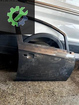 Opel Corsa Sağ Ön Kapı çıkma parça