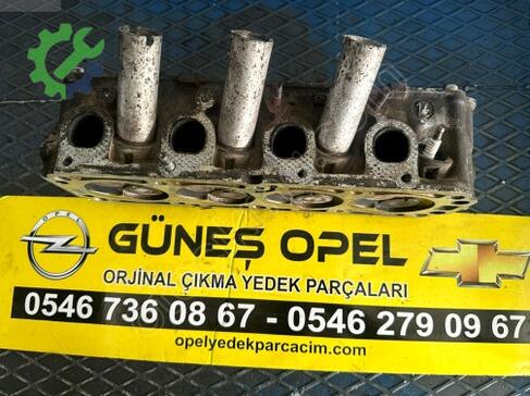 Opel Corsa Silindir Kapağı 90502537 çıkma parça