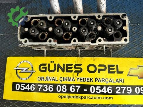 Opel Corsa Silindir Kapağı 90502537 çıkma parça
