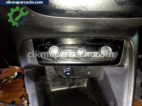 Opel Corsa Klima Kontrol Paneli çıkma parça