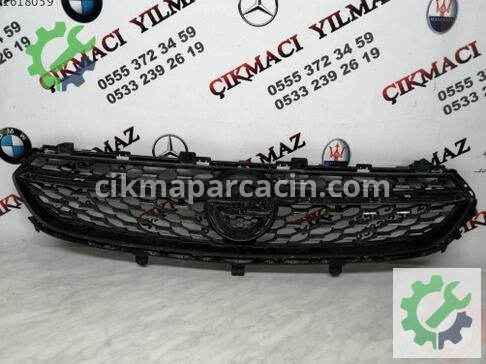 Opel Corsa Ön Panjur çıkma parça