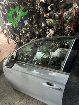 Opel Corsa Sol Ön Kapı çıkma parça